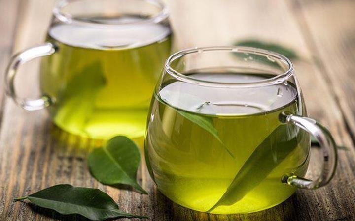چای بادرنجبویه