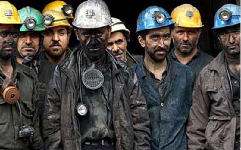کارگران کارخانه‌ها به بیکاران جامعه اضافه نشوند!