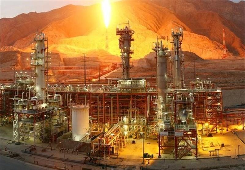 با حضور رئیس جمهور : فازهای ۱۵ و ۱۶ پارس جنوبی در عسلویه افتتاح شد